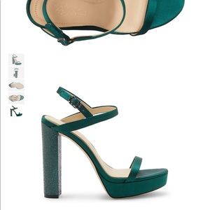 💥SOLD OUT💥 Forest green Vince Camuto block heel